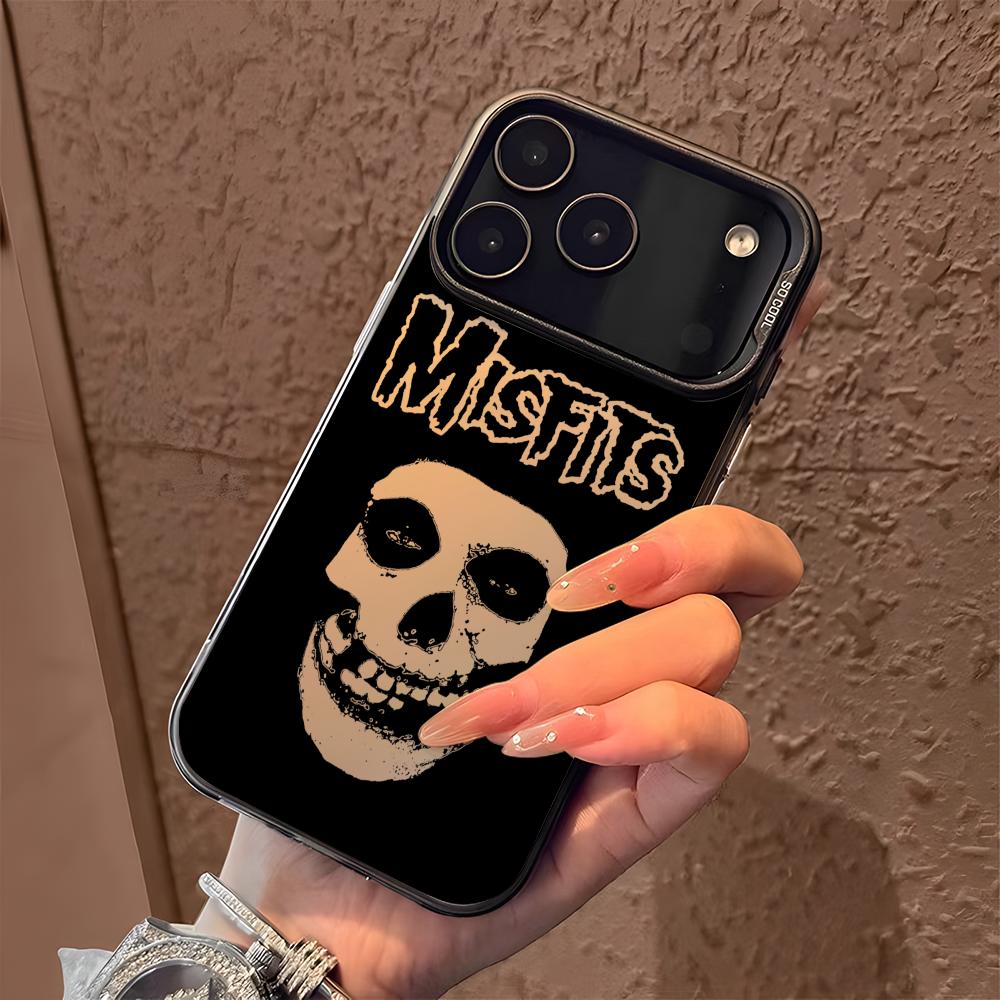 ミスフィッツ iPhoneケース iPhone 17 16  - Phone Cases Iphone 17 Pro のレビューと価格
