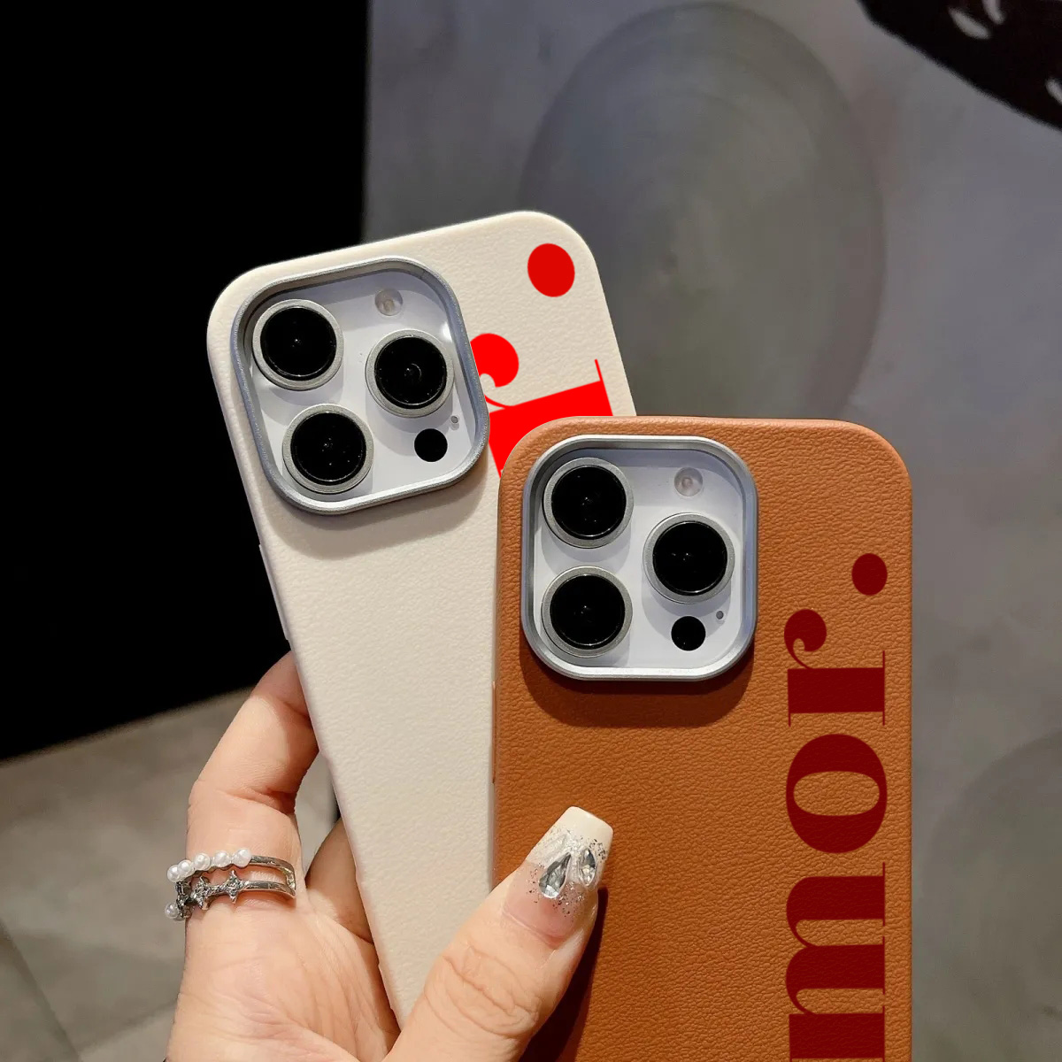 赤い芸術的な文字ライチ柄のiPhoneケース（iPhone  - Phone Cases Red のレビューと価格